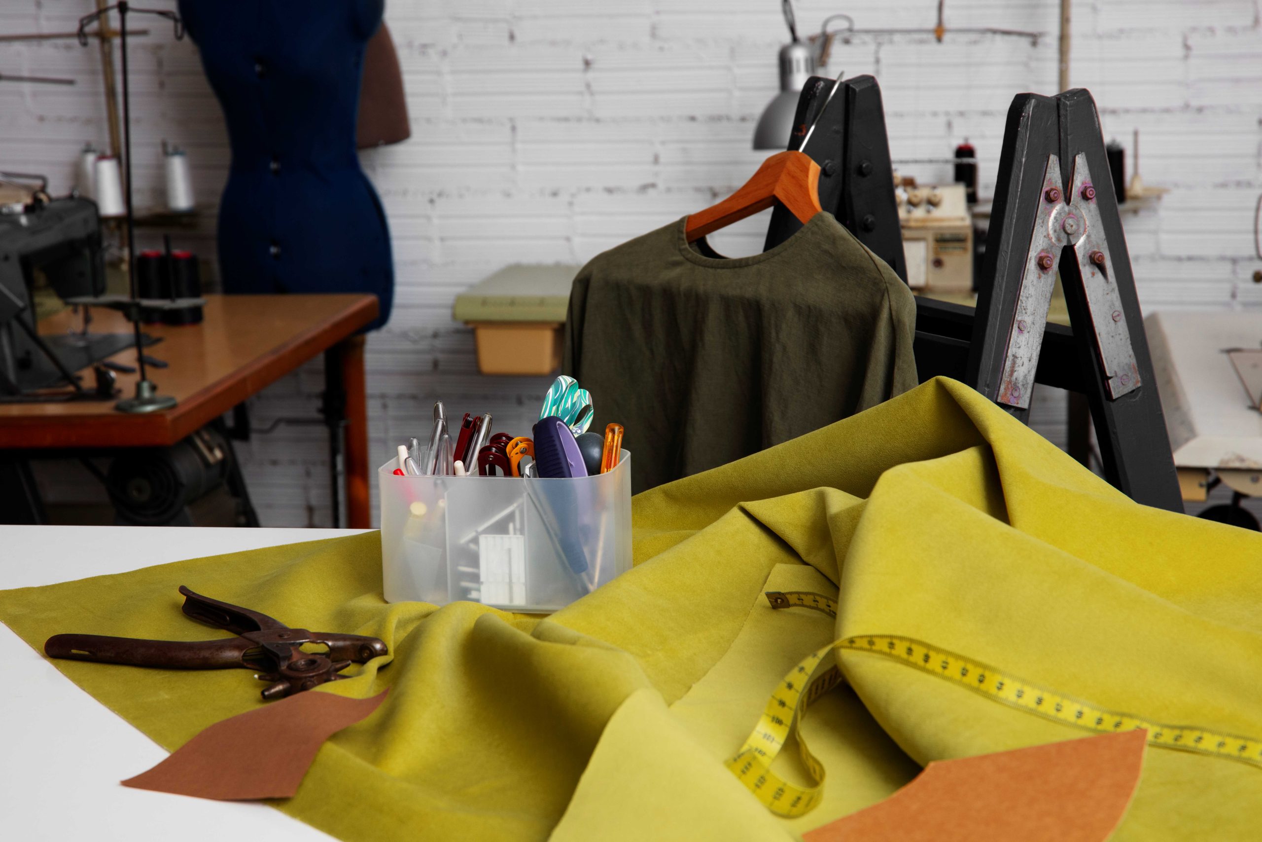 How to Select the Best Garment Manufacturers in India for Bulk Orders?